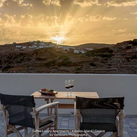 Vila Toffee Kímolos Exteriér fotografie